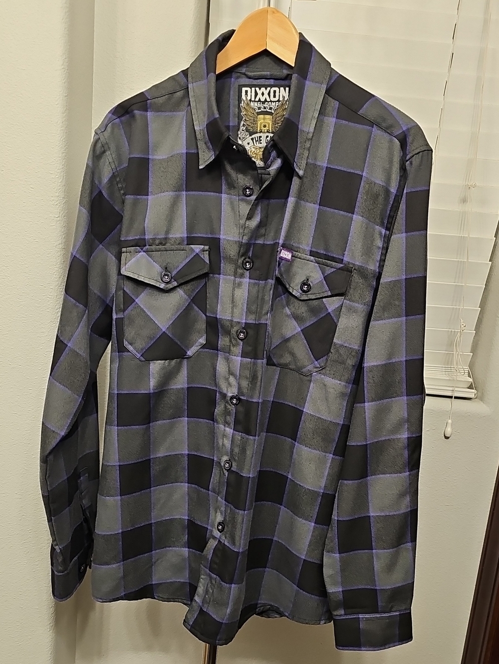 Dixxon Flannel Co. “The Gift” Mens Large Long Leeve Button Down